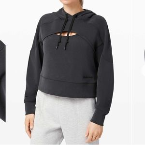 Get Centred crop hoodie